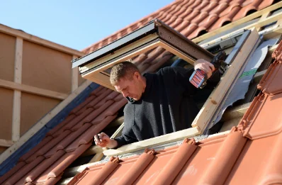 Pose de fenêtres de toit Velux à Thonac
